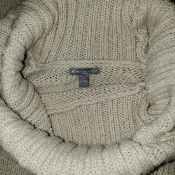 Charlotte Russe Women's Sweater - Picture 4 of 4